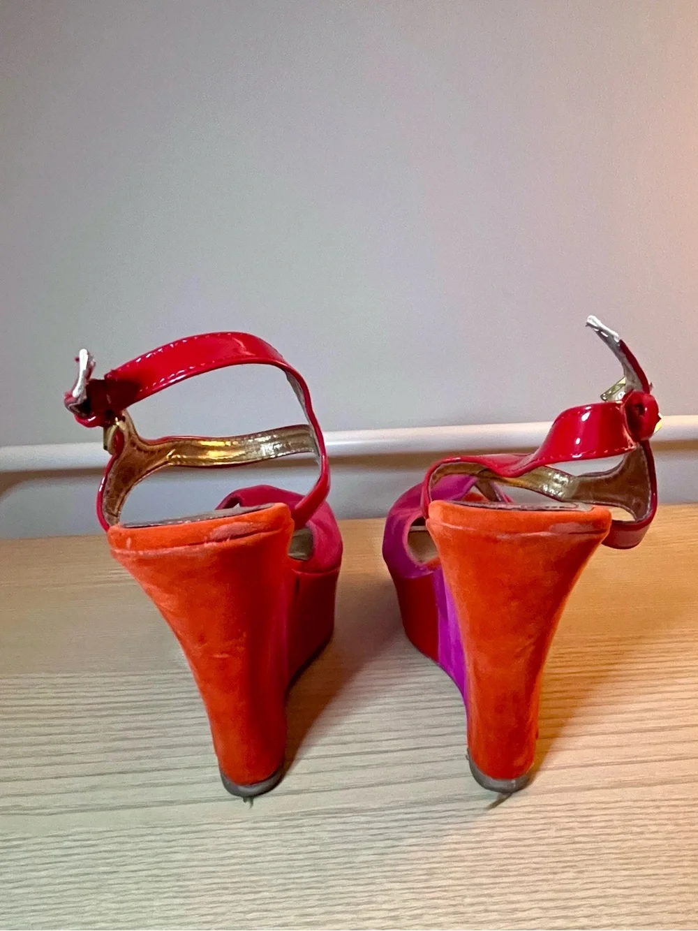 Rouge Helium Colorblock Wedge Sandals Platform Peep Toe - Pink, Red, Orange Sz 8